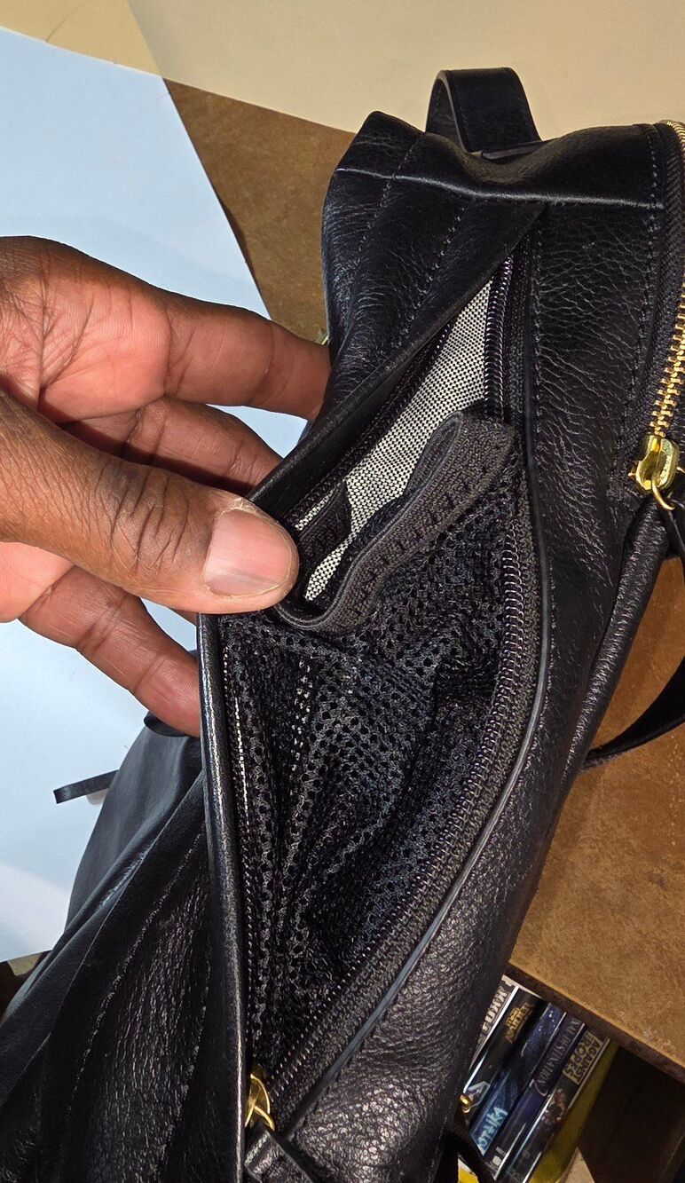 Fossil Black Genuine Leather Unisex Backpack Laptop Travel Book Bag EUC - Picture 10 of 11